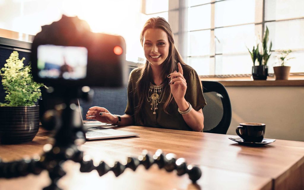 Young woman vlog / social media